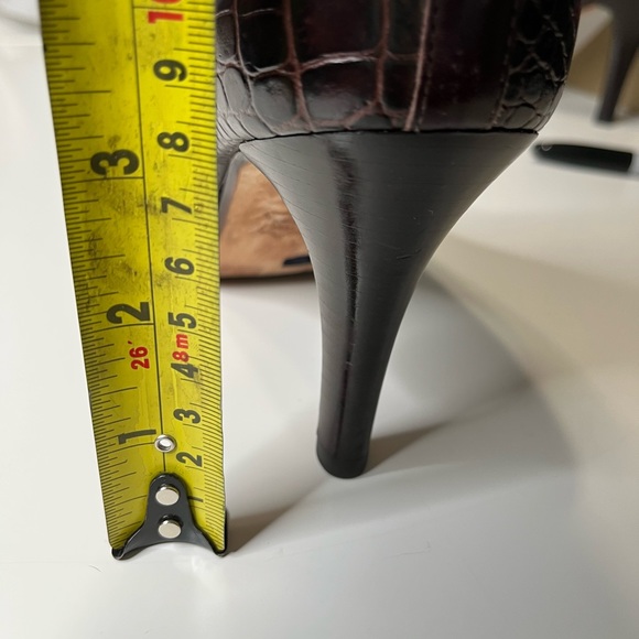 Talbots croc embossed brown stilletto heels - Picture 9 of 10